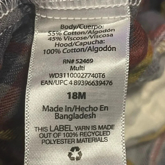 3/$12 long sleeve hooded shirt gently used. Bundle  3 or more $7. 00🎉 - Picture 5 of 7